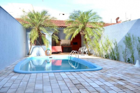 INTEIRO com 3 SUITES E PISCINA